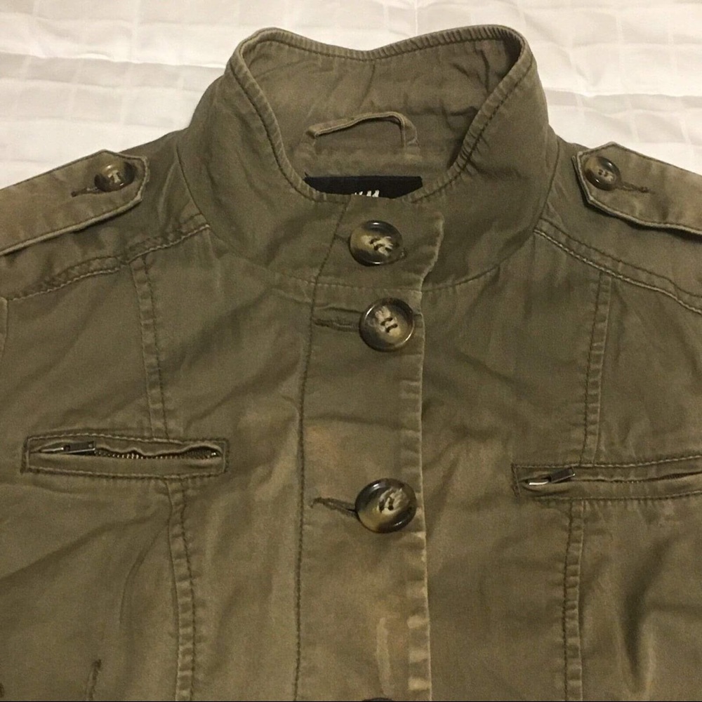 H&M light weight Jacket size (4) - Picture 2 of 7